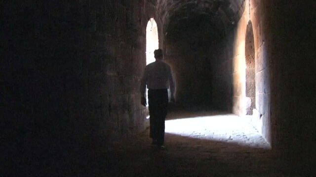 iwan&han Bosra walks