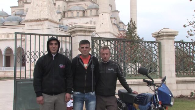 iwan&han composition in front of the mosque
