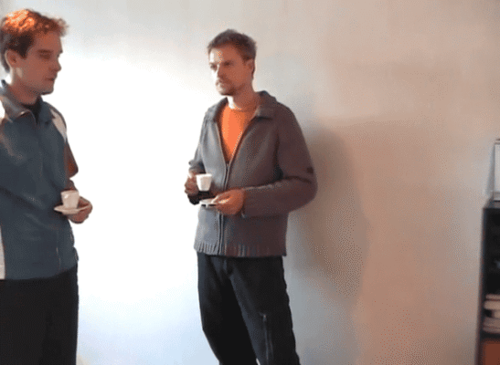 iwan&han duck dialogue standing livingroom