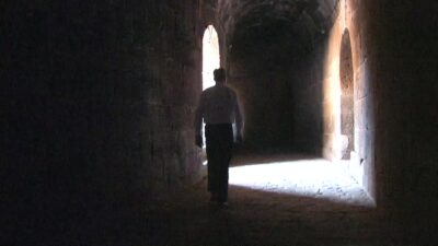 iwan&han Bosra walks